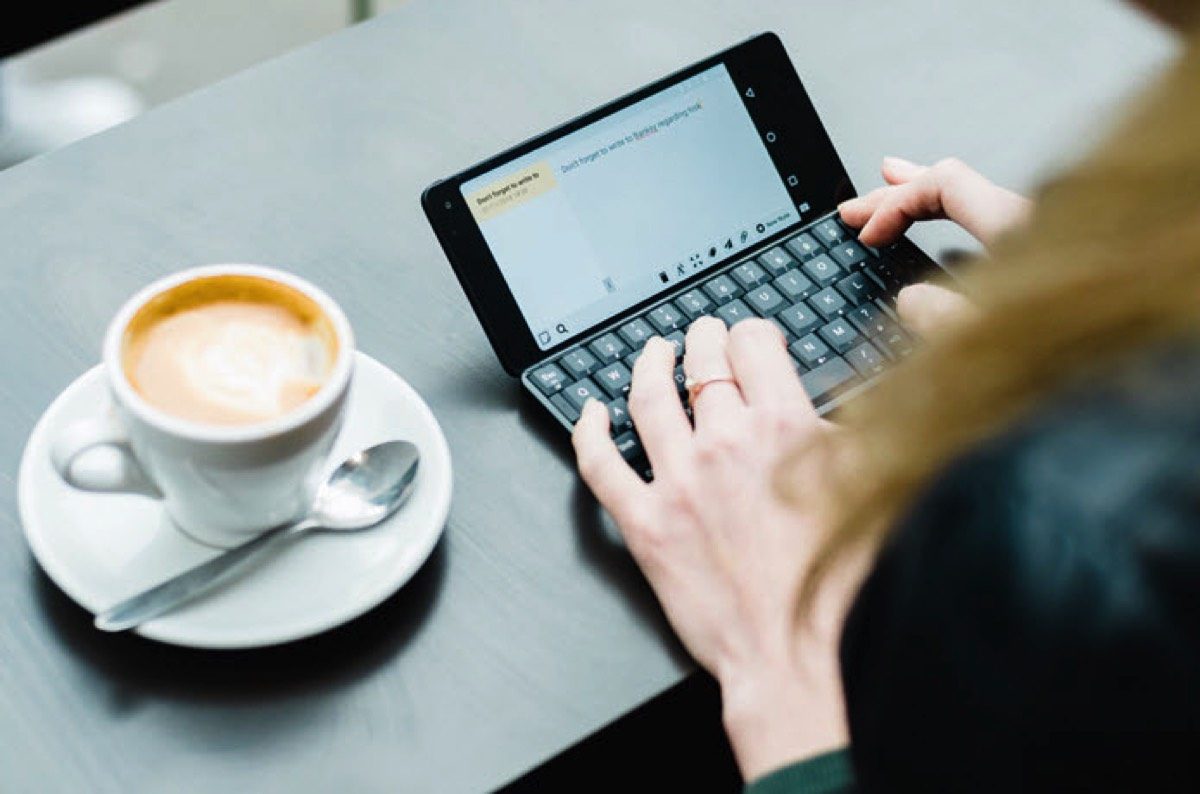 Cosmo Communicator, le retour du PDA ?
