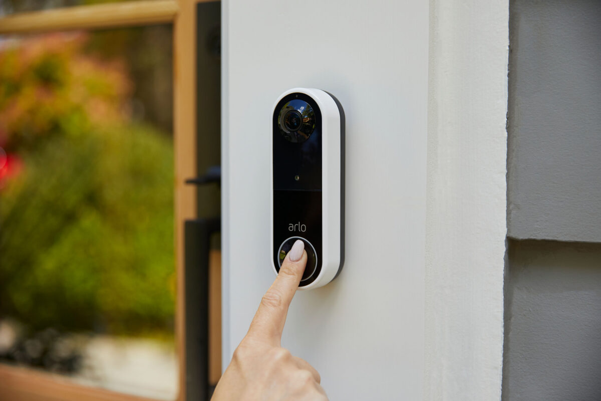 Essential Wire-Free Video Doorbell, la sonnette connectée sans fil d’Arlo